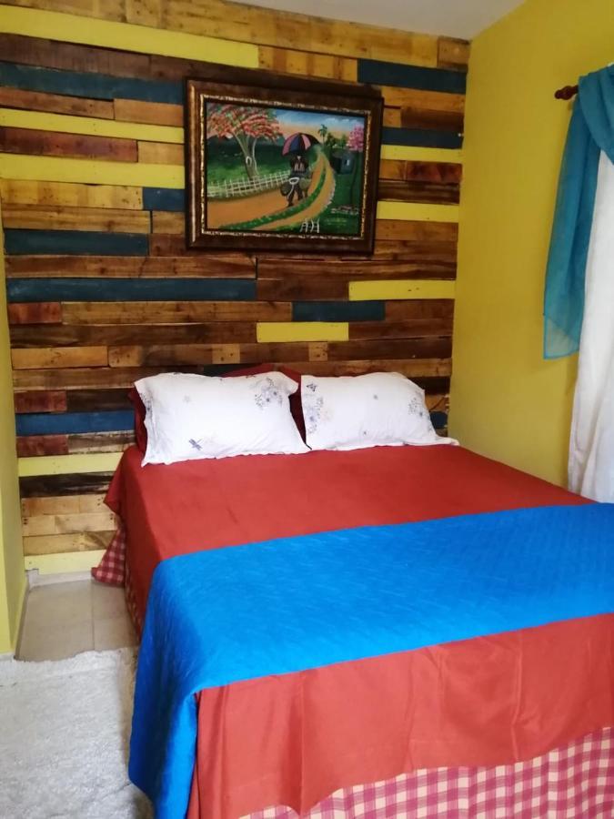 La Famosa Costillas A La Lena Jarabacoa Kültér fotó