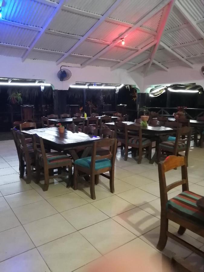 La Famosa Costillas A La Lena Jarabacoa Kültér fotó